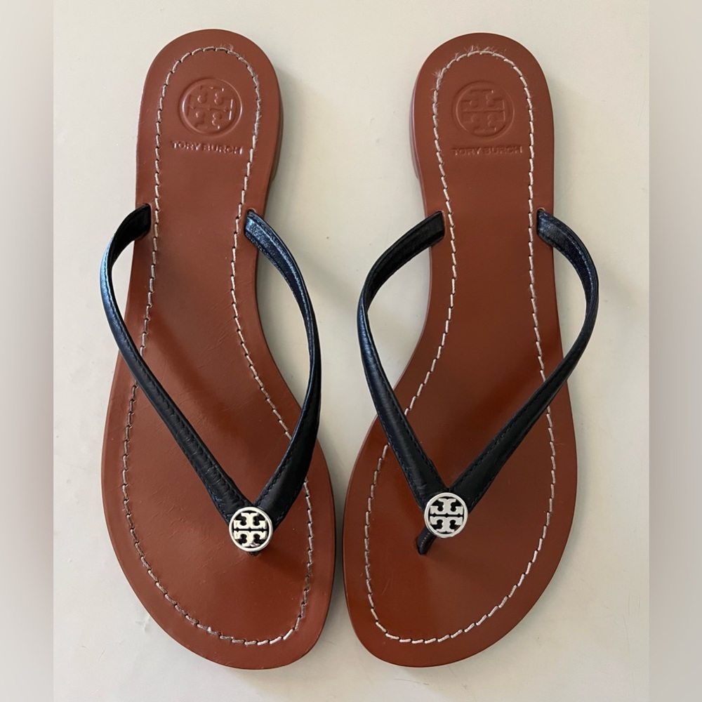 Tori Burch Black Leather Flip Flop sandals